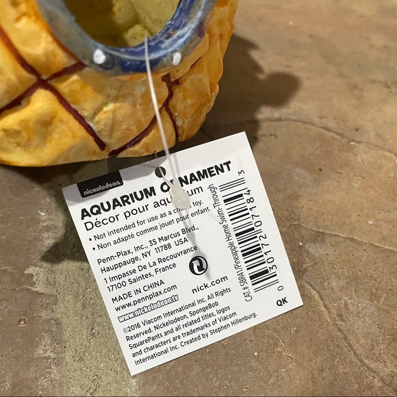 SpongeBob Pineapple Home Aquarium Ornament - Picture 3 of 3